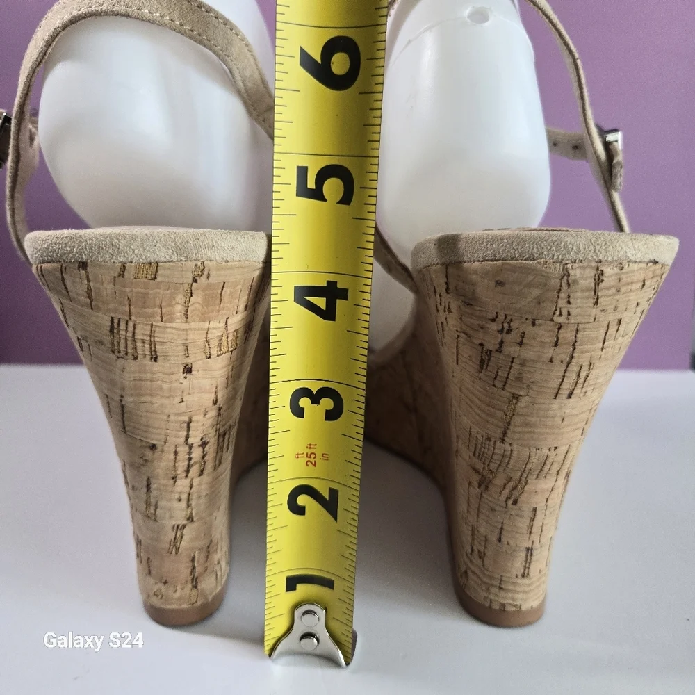 Charles by Charles David Lambert Wedge Sandals Nude Size 10 New/NWOT